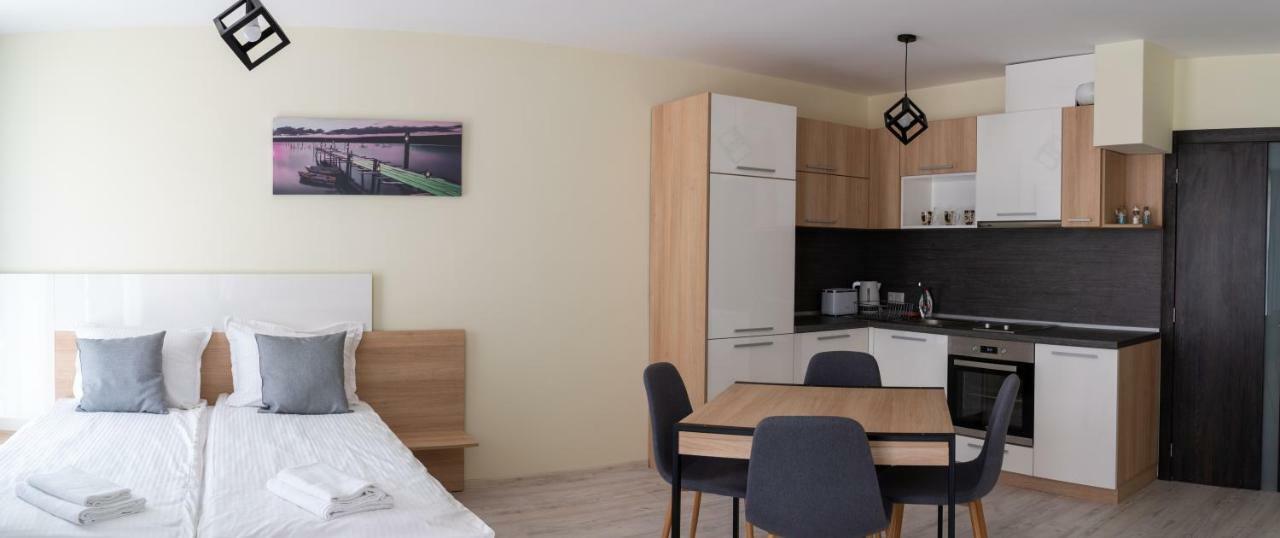 La Familia Apartments Varna Exterior foto