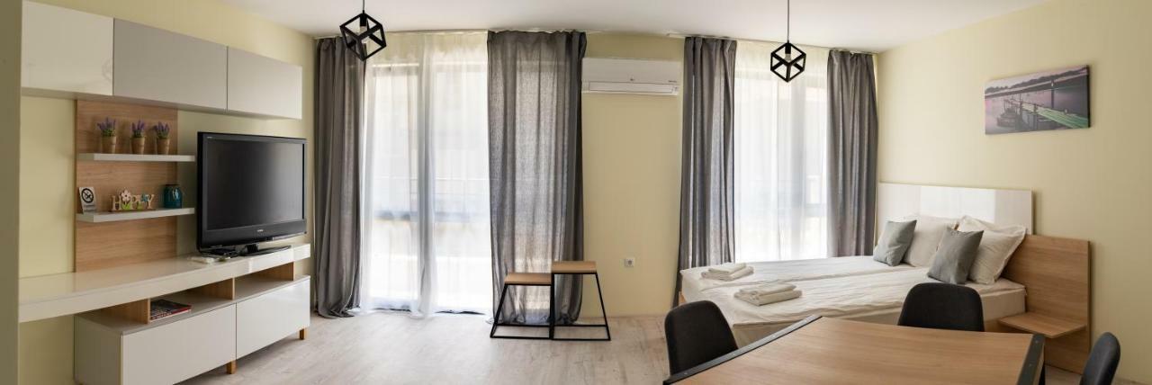 La Familia Apartments Varna Exterior foto