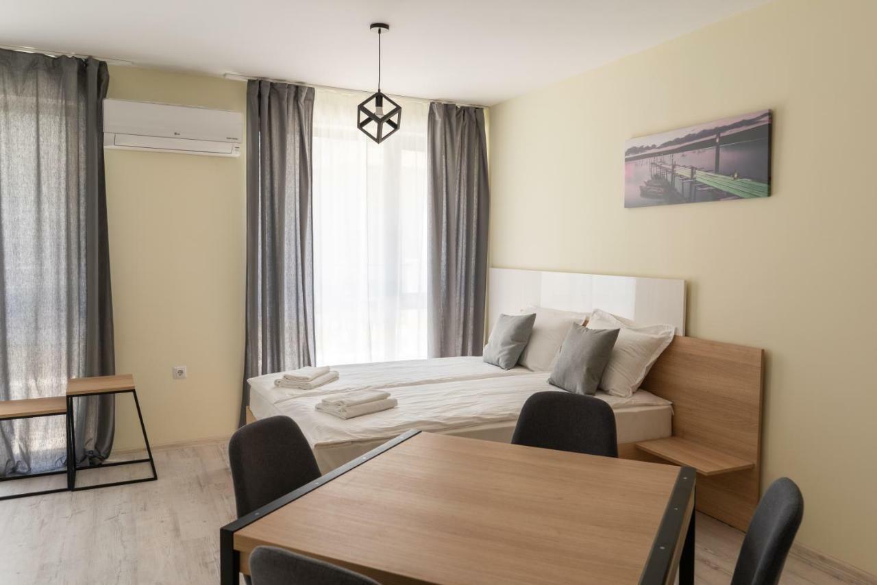 La Familia Apartments Varna Exterior foto